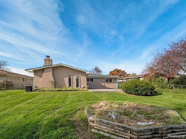 39354 Quinn Drive, Sterling Heights, MI 48310