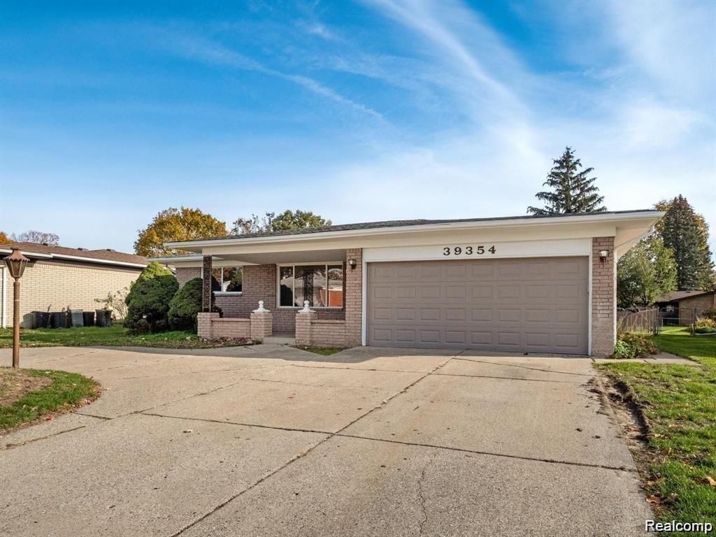 39354 Quinn Drive, Sterling Heights, MI 48310
