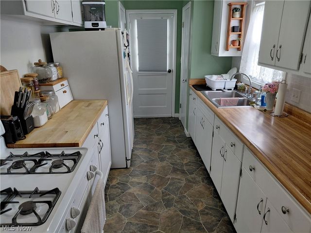 506 Moore Street, Hubbard, OH 44425