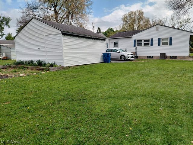 506 Moore Street, Hubbard, OH 44425