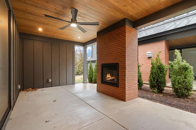 201 N Campbell Street, Valparaiso, IN 46385