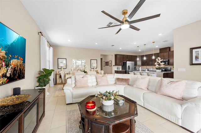 608 HENNEPIN LOOP, Lake Wales, FL 33898