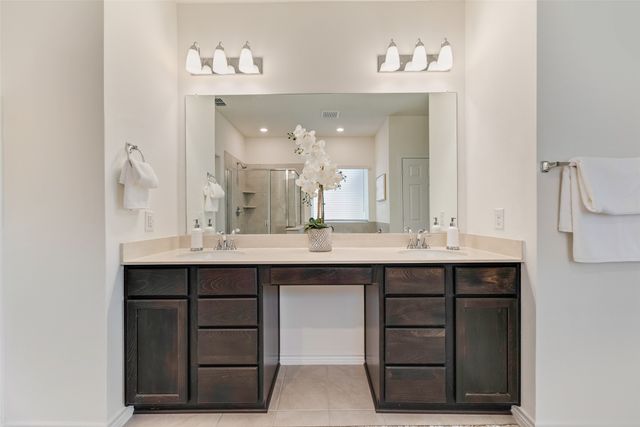 977 Adair Drive, Aubrey, TX 76227