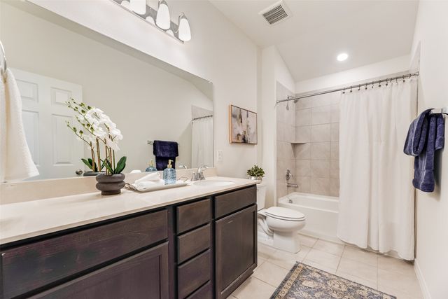 977 Adair Drive, Aubrey, TX 76227