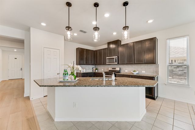 977 Adair Drive, Aubrey, TX 76227