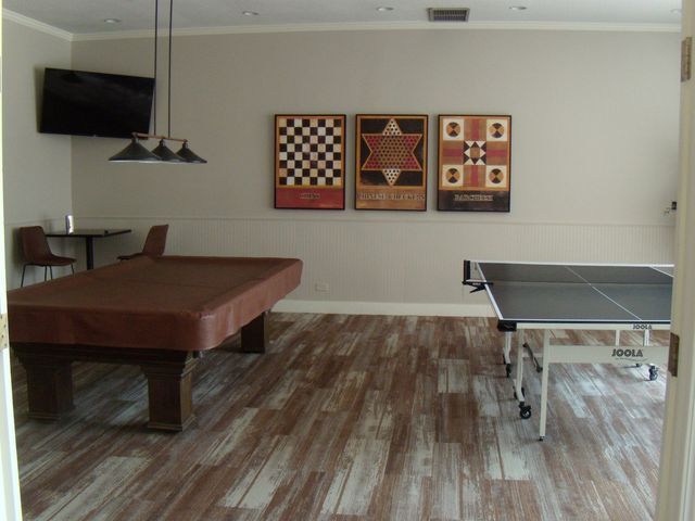 125 Acacia Circle 112, Indian Head Park, IL 60525