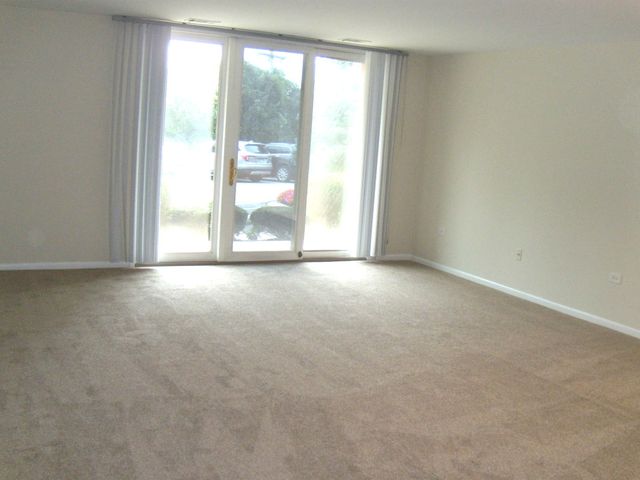 125 Acacia Circle 112, Indian Head Park, IL 60525