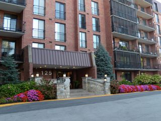 125 Acacia Circle 112, Indian Head Park, IL 60525