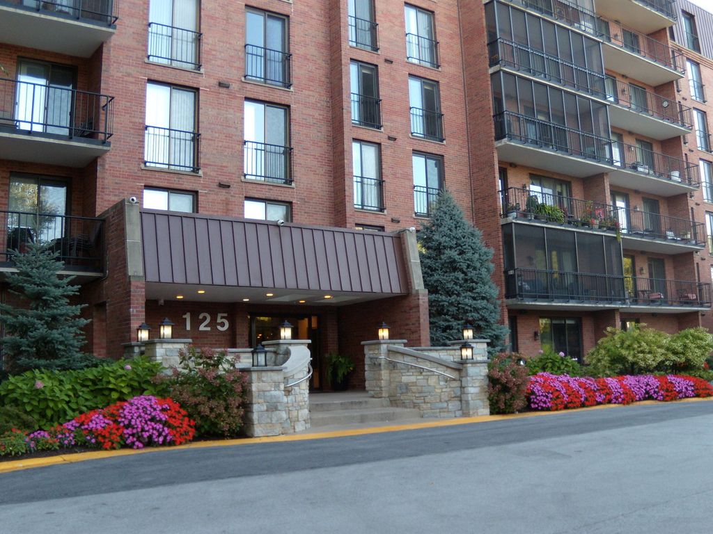 125 Acacia Circle 112, Indian Head Park, IL 60525