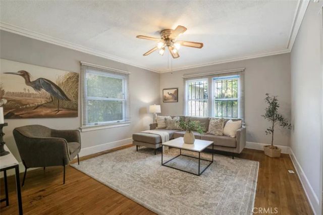122 N Ridgewood Place, Los Angeles, CA 90004