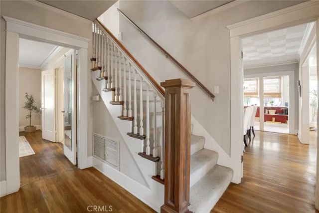 122 N Ridgewood Place, Los Angeles, CA 90004