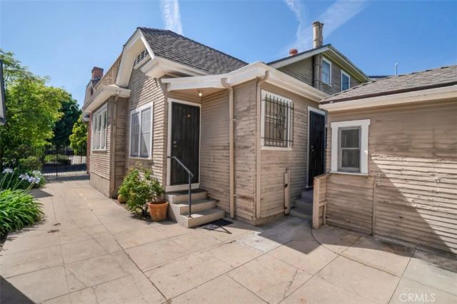 122 N Ridgewood Place, Los Angeles, CA 90004
