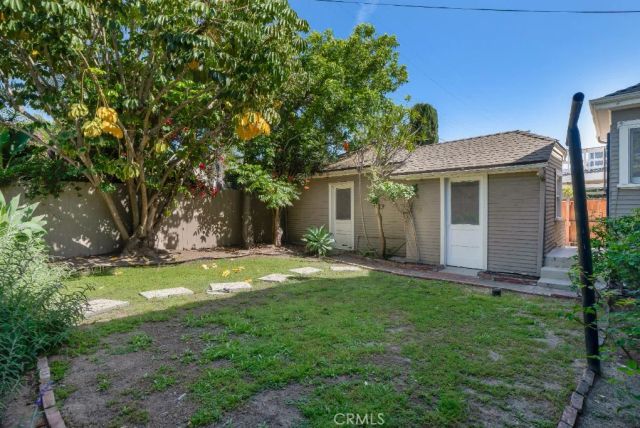 122 N Ridgewood Place, Los Angeles, CA 90004