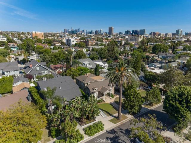 122 N Ridgewood Place, Los Angeles, CA 90004