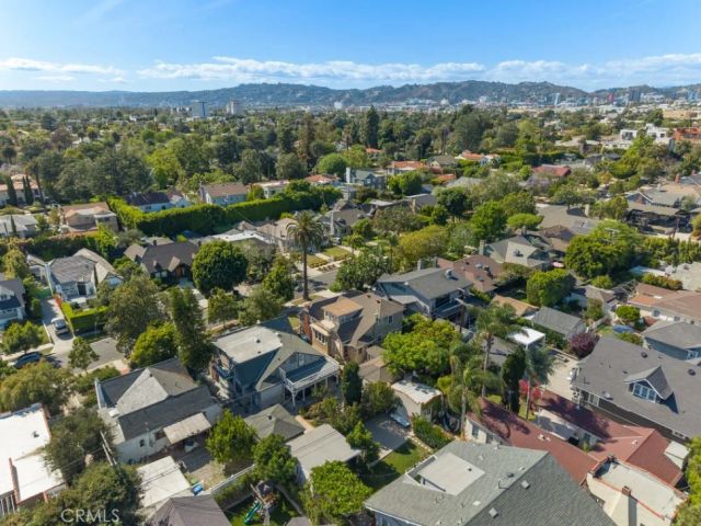 122 N Ridgewood Place, Los Angeles, CA 90004