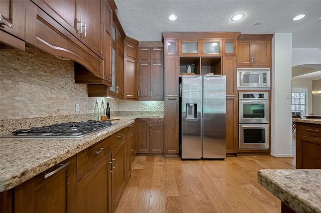 7 Peaceful Canyon Court, The Woodlands, TX 77381