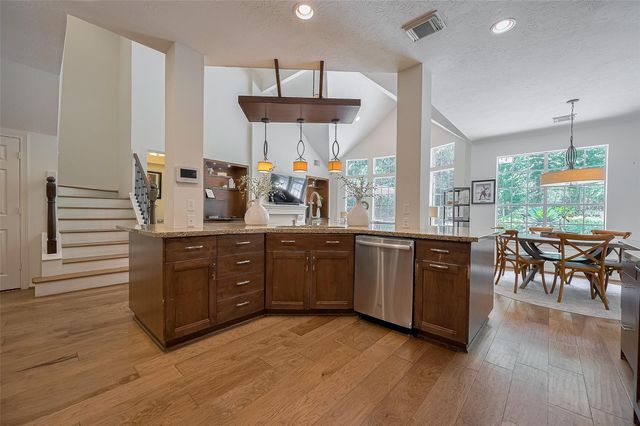 7 Peaceful Canyon Court, The Woodlands, TX 77381