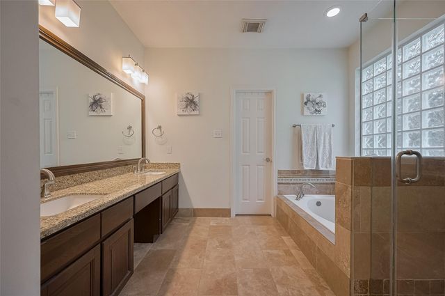 7 Peaceful Canyon Court, The Woodlands, TX 77381