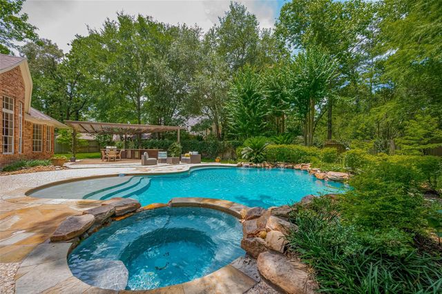 7 Peaceful Canyon Court, The Woodlands, TX 77381