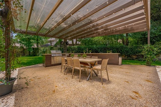 7 Peaceful Canyon Court, The Woodlands, TX 77381