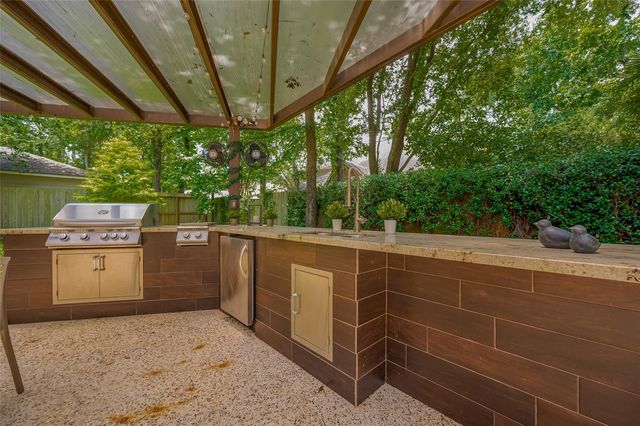 7 Peaceful Canyon Court, The Woodlands, TX 77381
