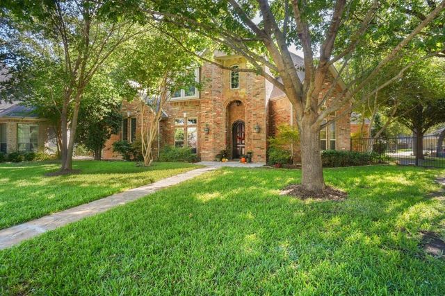 5848 River Meadows Place, Fort Worth, TX 76112