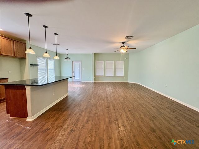 105 Holly Oak Court, Victoria, TX 77901