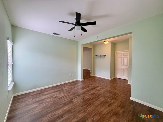 105 Holly Oak Court, Victoria, TX 77901