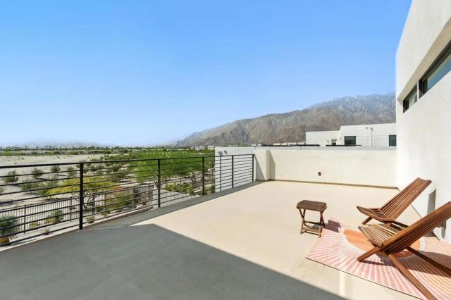 455 Palladium Boulevard, Palm Springs, CA 92262