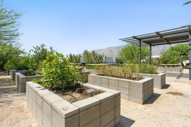 455 Palladium Boulevard, Palm Springs, CA 92262