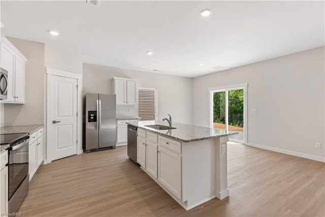 3416 Robindale Drive, Winston-salem, NC 27107