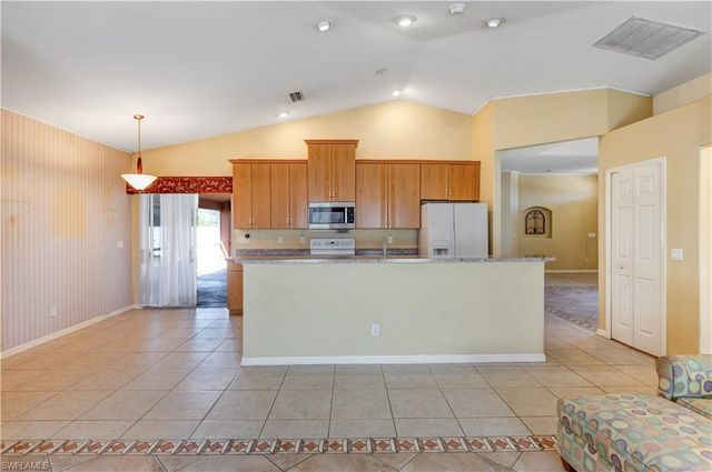 3908 SE 2nd AVE, Cape Coral, FL 33904