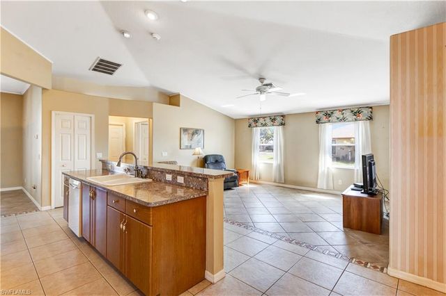 3908 SE 2nd AVE, Cape Coral, FL 33904