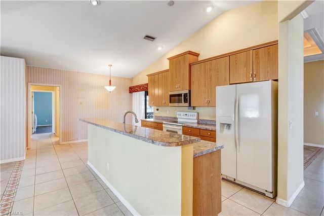 3908 SE 2nd AVE, Cape Coral, FL 33904