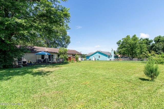 1342 Old Maplehurst Rd Road, Jacksonville, NC 28540