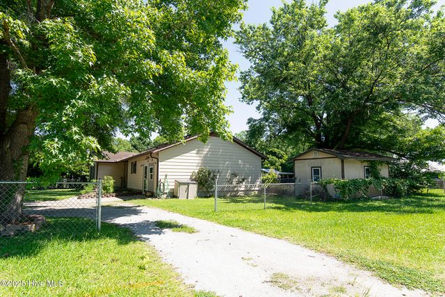 1342 Old Maplehurst Rd Road, Jacksonville, NC 28540