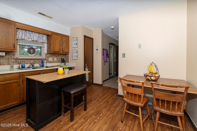 1342 Old Maplehurst Rd Road, Jacksonville, NC 28540