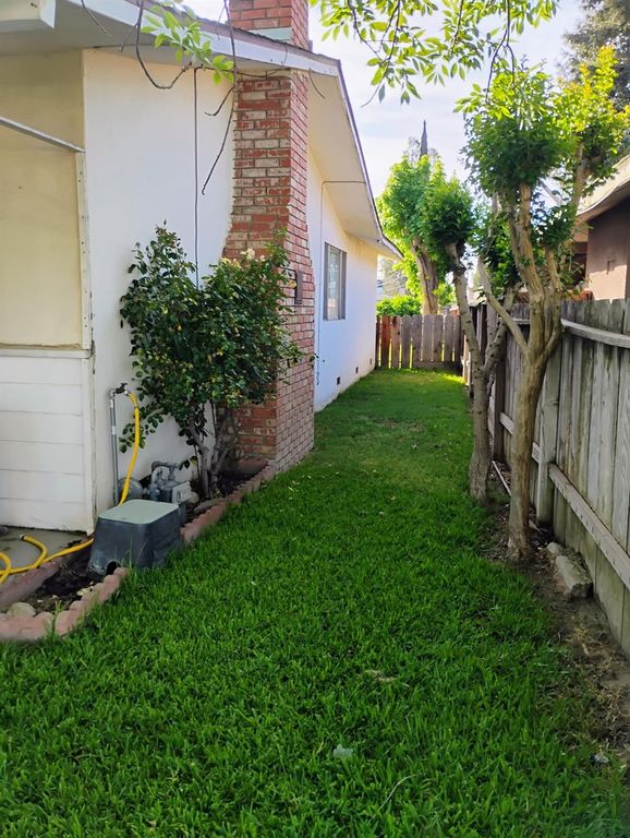 Image 2 of property listing at 1405 Orange Avenue, Chowchilla, CA 93610