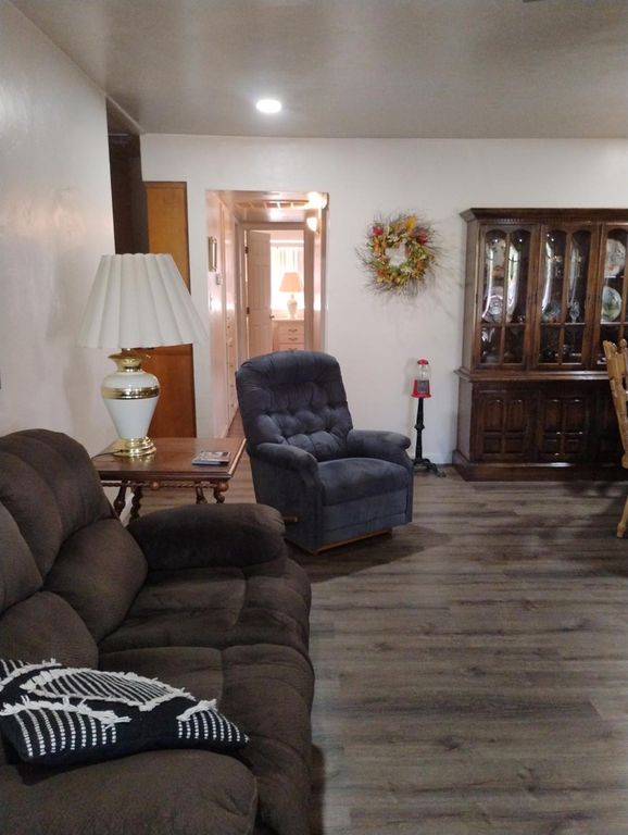 Image 5 of property listing at 1405 Orange Avenue, Chowchilla, CA 93610