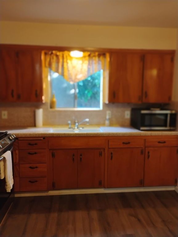 Image 9 of property listing at 1405 Orange Avenue, Chowchilla, CA 93610