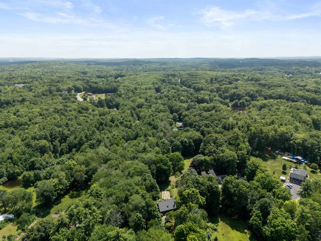 74 Hunt Road, Danville, NH 03819