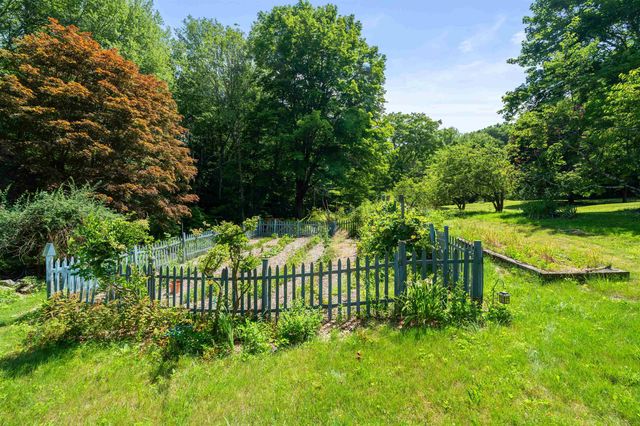 74 Hunt Road, Danville, NH 03819