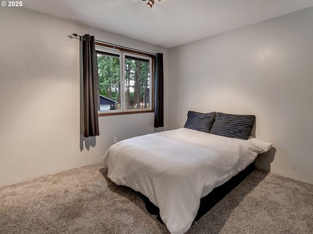 15135 S GREENTREE Dr, Oregon City, OR 97045