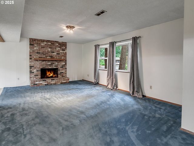 15135 S GREENTREE Dr, Oregon City, OR 97045