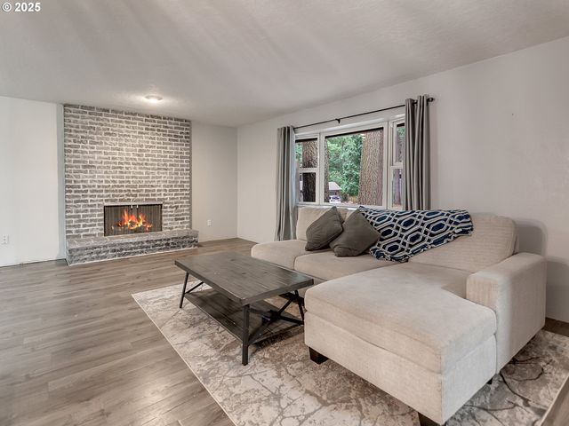 15135 S GREENTREE Dr, Oregon City, OR 97045