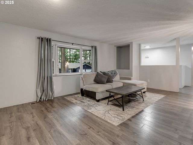 15135 S GREENTREE Dr, Oregon City, OR 97045