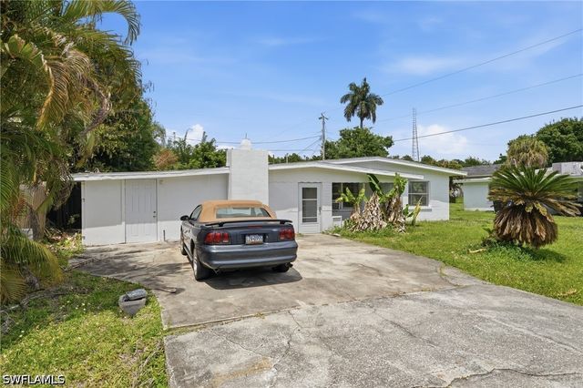 78 Victoria DR, North Fort Myers, FL 33917