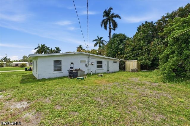 78 Victoria DR, North Fort Myers, FL 33917