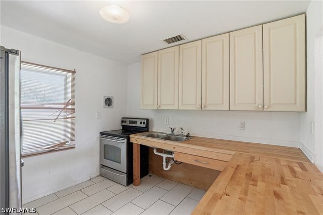 78 Victoria DR, North Fort Myers, FL 33917