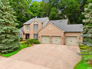 835 W GRAND OAK Drive, Peoria, IL 61615